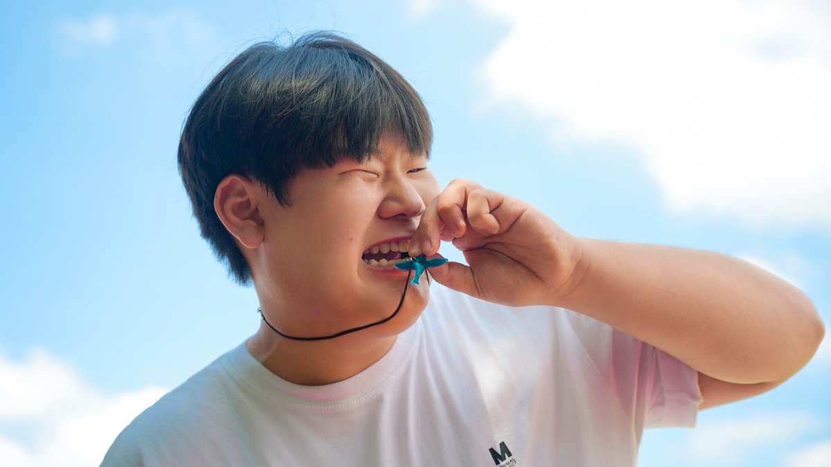 '바다 좋아해?' 청춘을 담은 2만원 대 아크릴 펜던트 목걸이