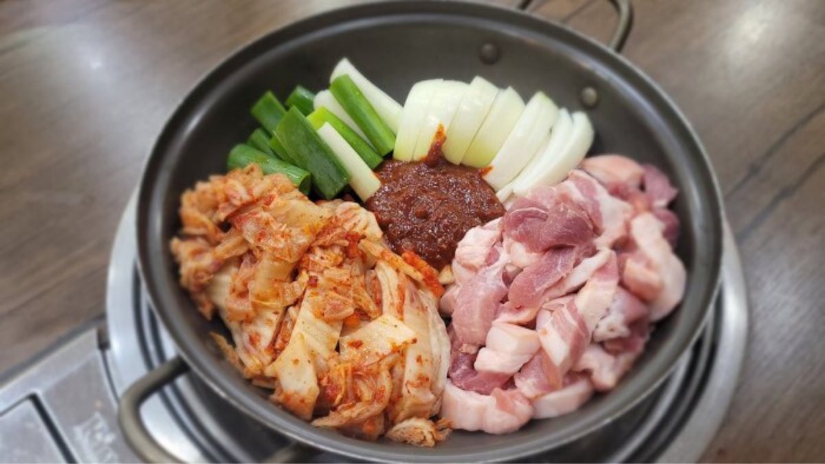 [신림동 22년 맛집] 우묵배미 돼지김치짜글이, 집에서 만나보세요.