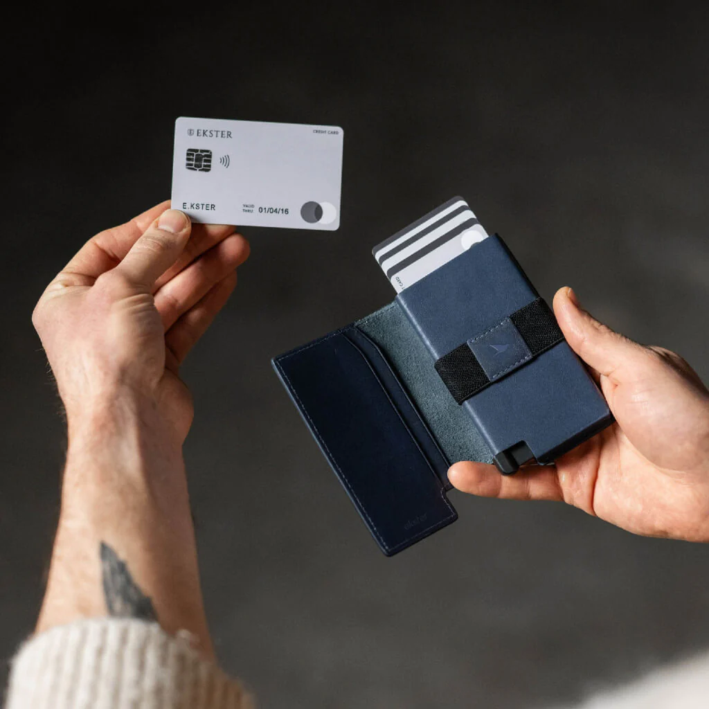 Wallet_Pro_-_Navy_Infograph_03_4cb1d309-8a59-4683-b518-d9c72c4e685d.png