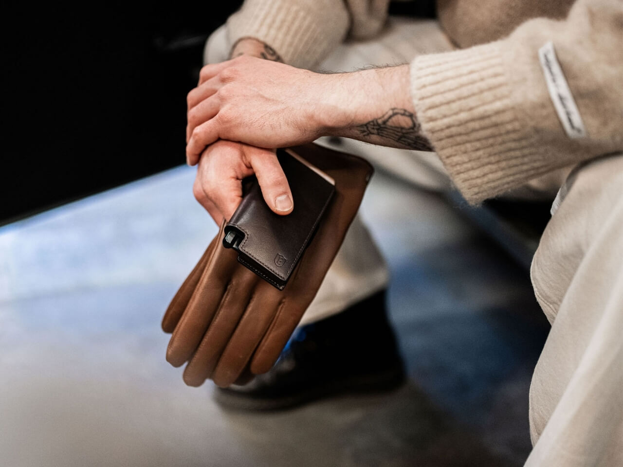 blog-winter-wallet-gloves_2048x2048.jpg