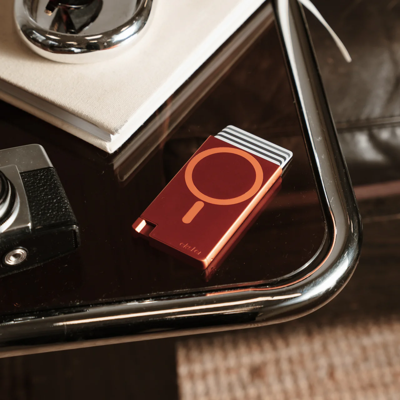 CardholderProforMagSafe-CosmicOrangeinfograph6.png